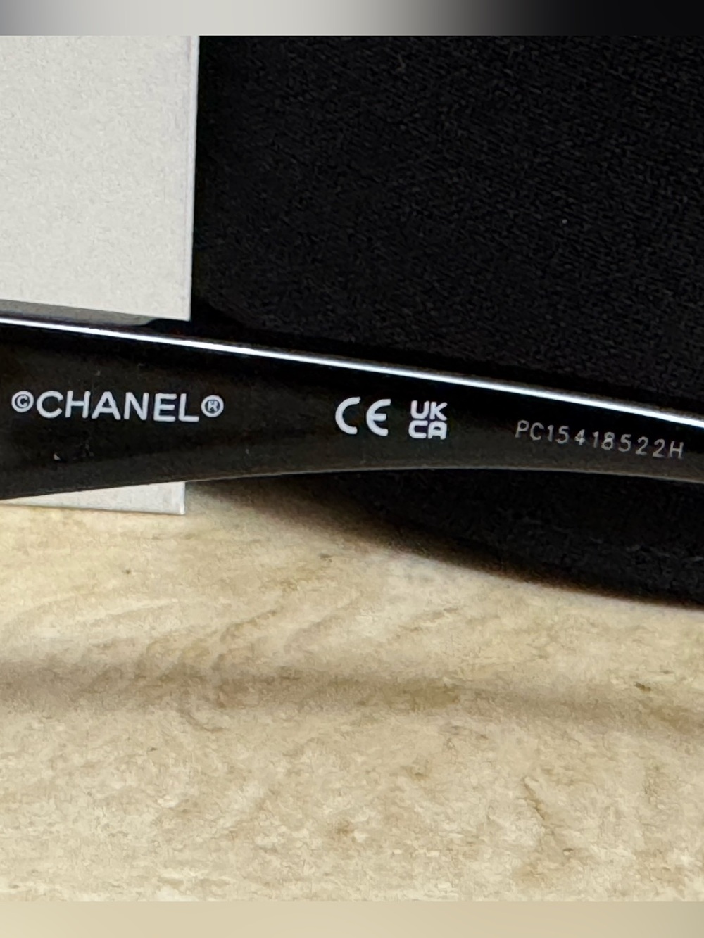 Chanel Shield Sunglasses 2025/2026 - Picture 10 of 10